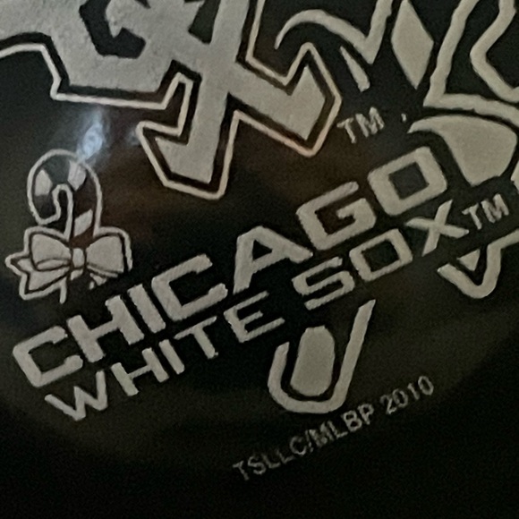 MLB Chicago White Sox 2010 Collectible Ornament - Picture 5 of 8